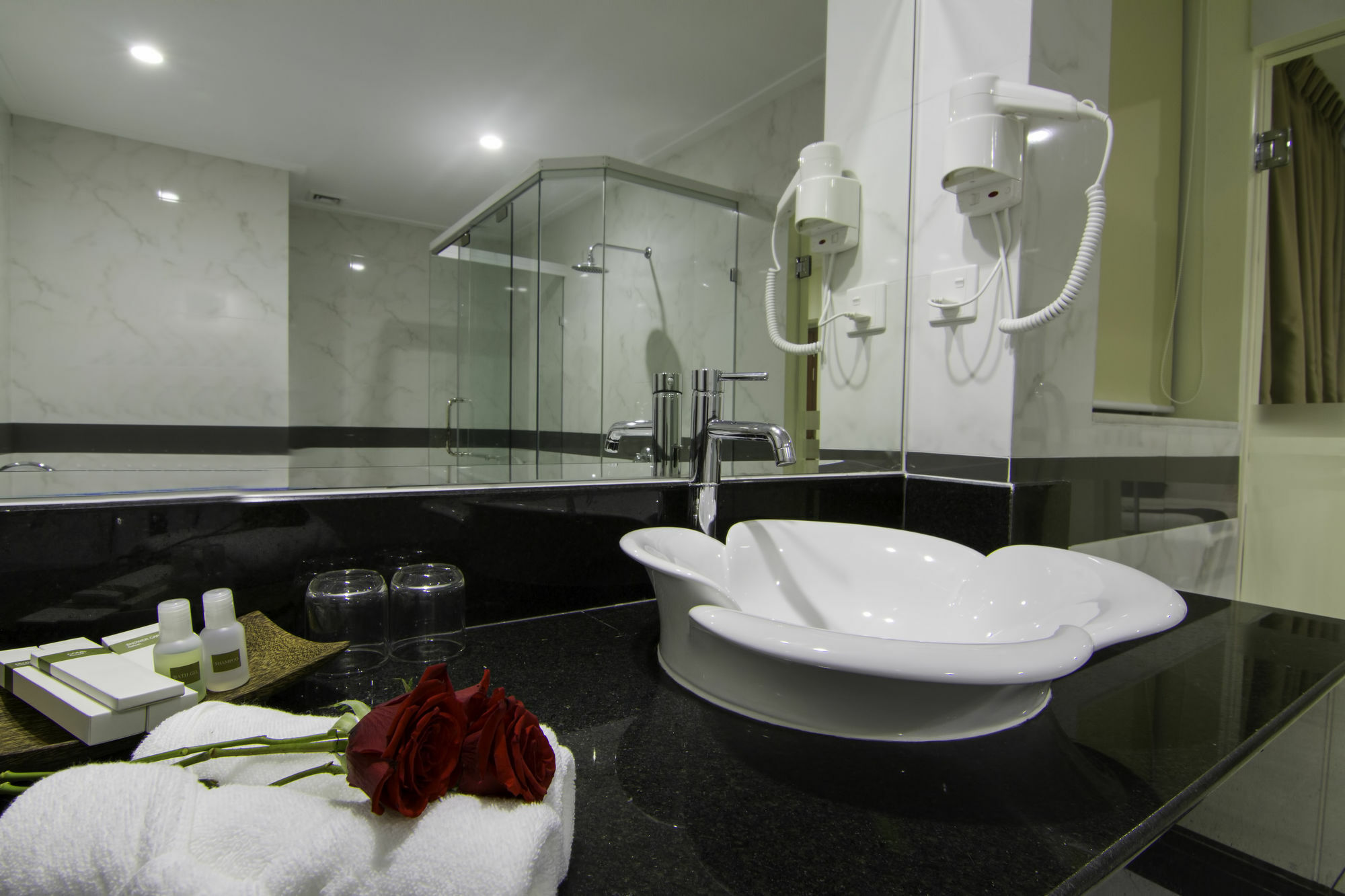 Rose Emerald Hotel Phnom Penh Extérieur photo